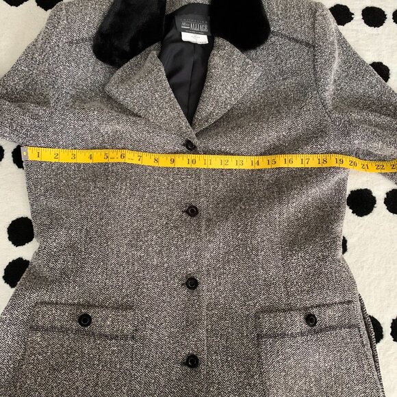 Vintage Pant Suit Tweed Herringbone Faux Fur Collar Blazer High Rise 2 Piece Set - Picture 14 of 16